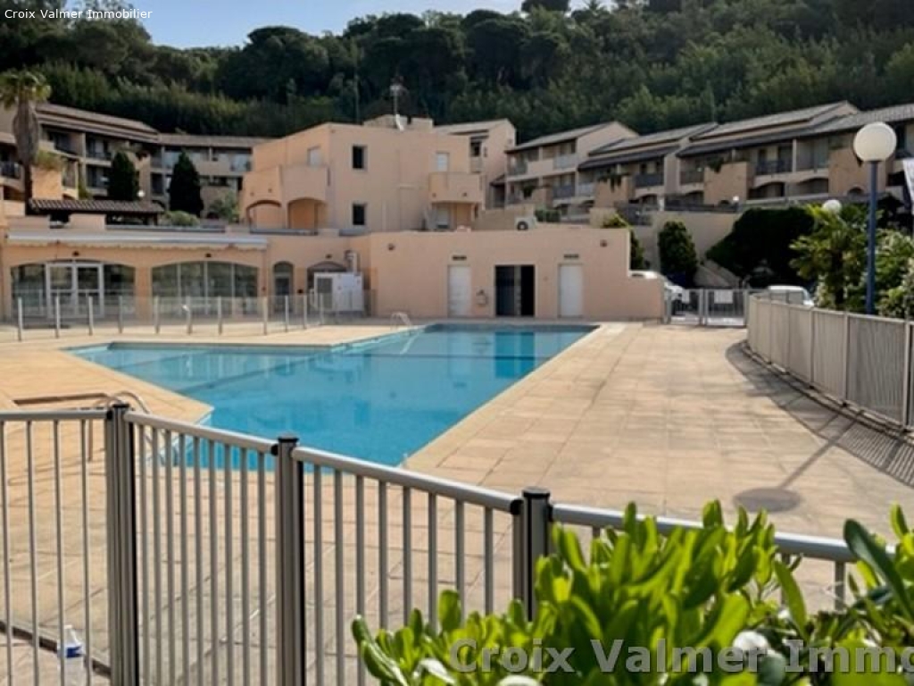 BEL APPARTEMENT DE 2 PIÈCES DANS RÉSIDENCE AVEC PISCINE