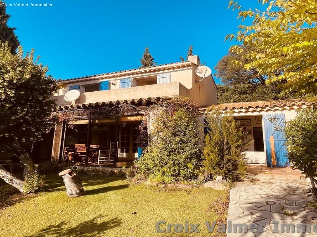 MAISON INDÉPENDANTE AVEC VUE SUR MER ET COLLINES AU CALME AVEC PISCINE