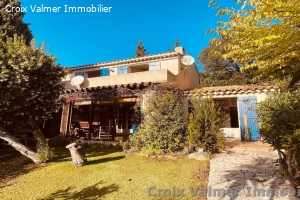 MAISON INDÉPENDANTE AVEC VUE SUR MER ET COLLINES AU CALME AVEC PISCINE