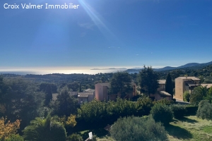 TRÈS BEAU STUDIO MEZZANINE AVEC SPLENDIDE VUE SUR MER